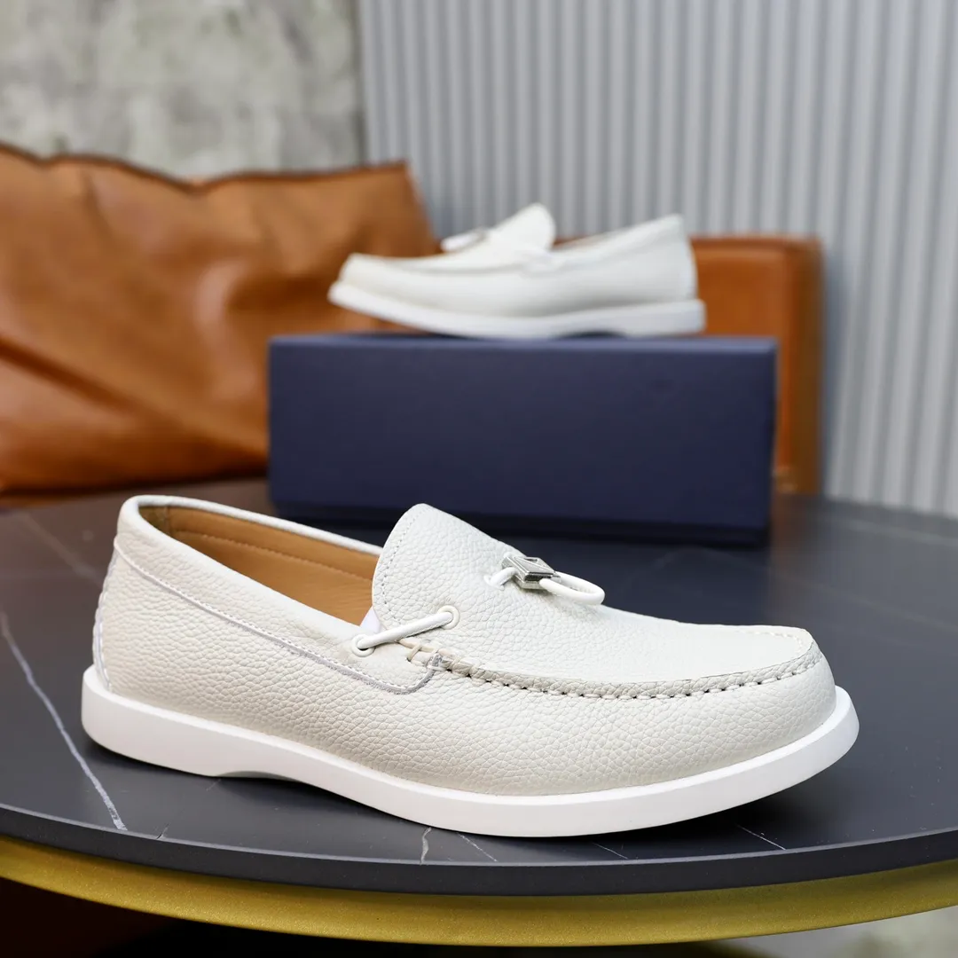 Ex-factory price: 540🙅‍♂️🙅‍♂️🙅‍♂️ Brand: Dior DIOR Standard code: Men's code 38/44 (45 can be customized) Grade: Same as the official website Material: Original cowhide stitching, cowhide lining, original TPU wear-resistant soft outsole Style categories: Leisure and sports version, footwear for driving, young fashion, European and American trends, British style Color: actual picture color